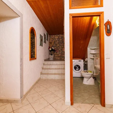 Holiday House With Private Jacuzzi 펜션 브리비르