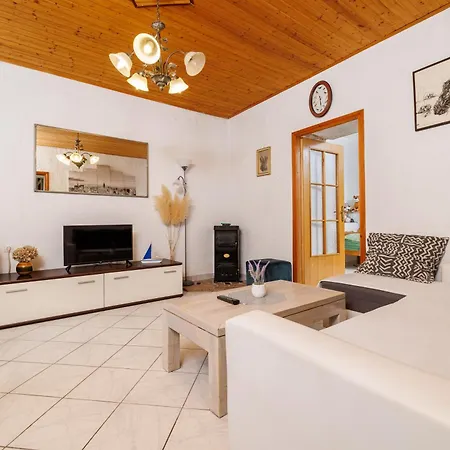 펜션 Holiday House With Private Jacuzzi *