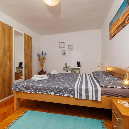 Holiday House With Private Jacuzzi Holiday home Bribir (Primorje-Gorski Kotar)