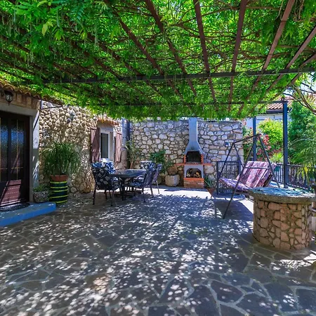 Holiday House With Private Jacuzzi Bribir (Primorje-Gorski Kotar)