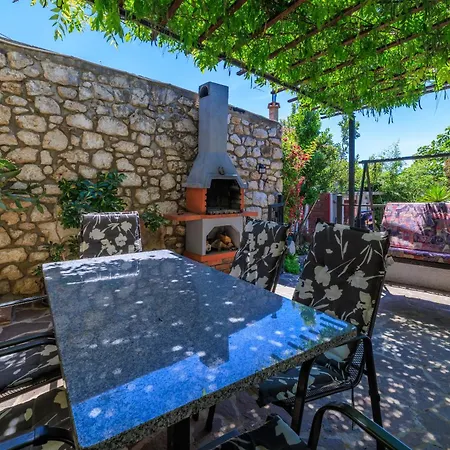 Holiday House With Private Jacuzzi *